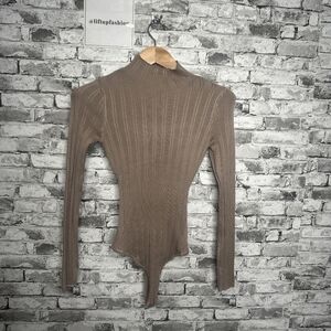 EUC Abercrombie & Fitch Turtleneck Tan Ribbed Women's Bodysuit Size Small